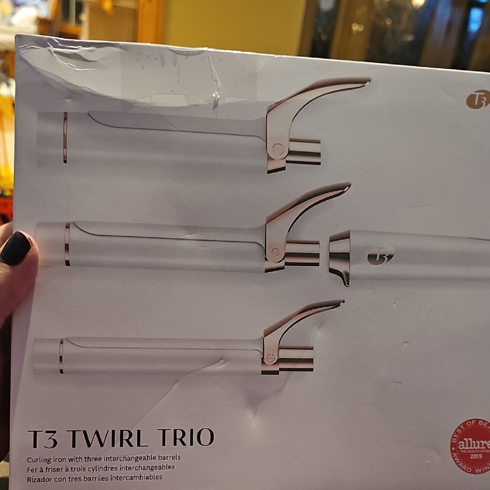 T3 Twirl Trio Interchangeable Curling Iron - White and Silver